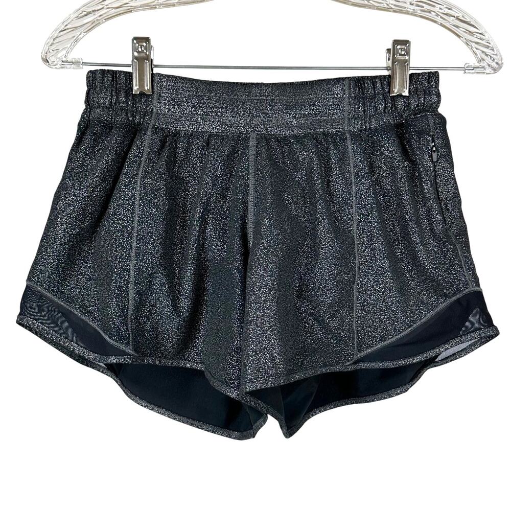 Lululemon Hotty Hot Short II Long 4" Luminosity Foil Print Black Silver Sz 6 EUC